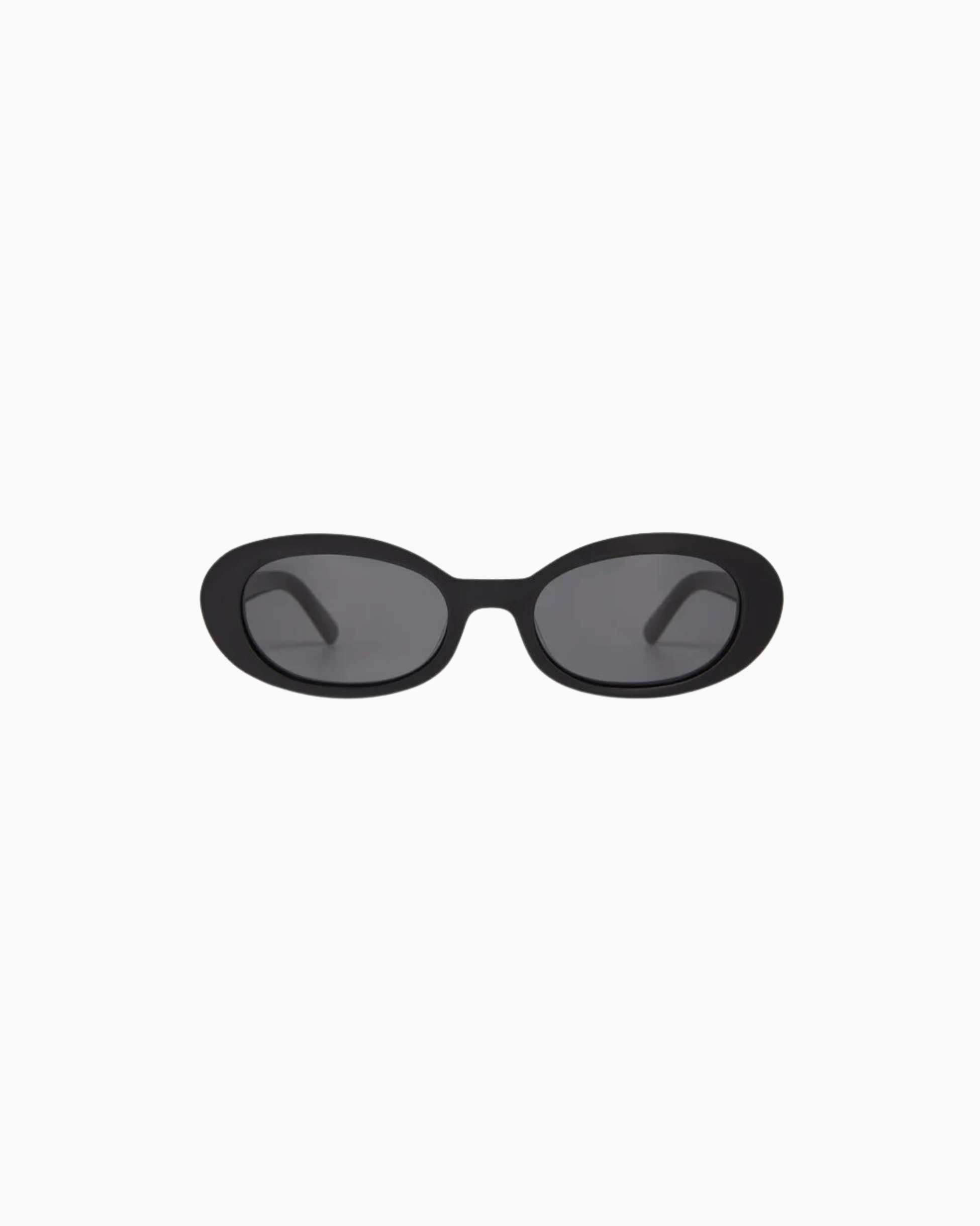 Lyric Leigh in Gloss Black