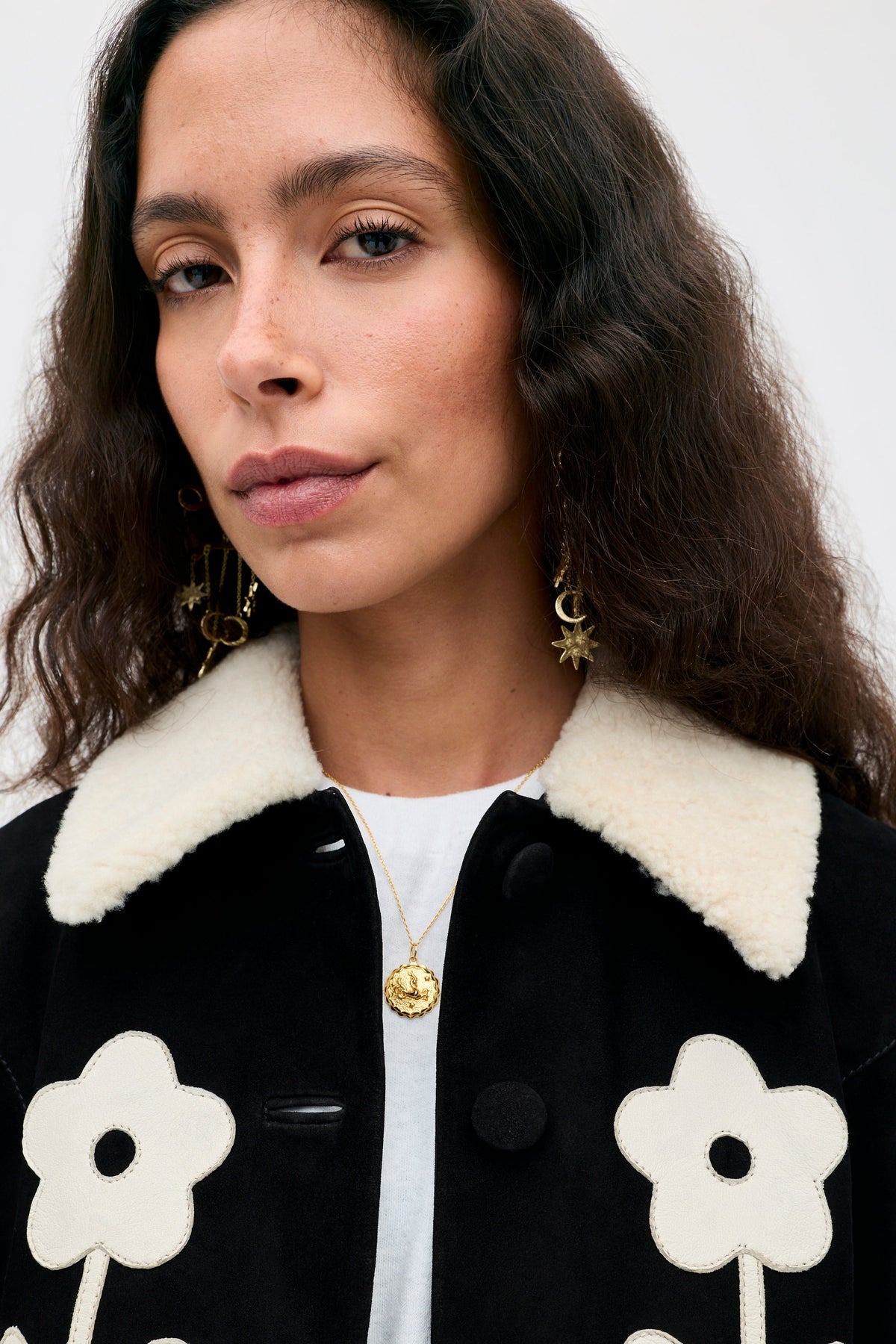 Brodie Jacket in Retro Daisy Applique Embroidery Black — view 3