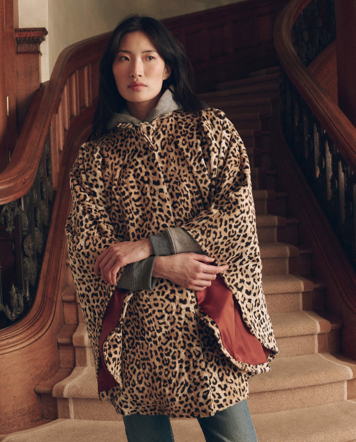 The Swingy Cape in Vintage Leopard — collar detail