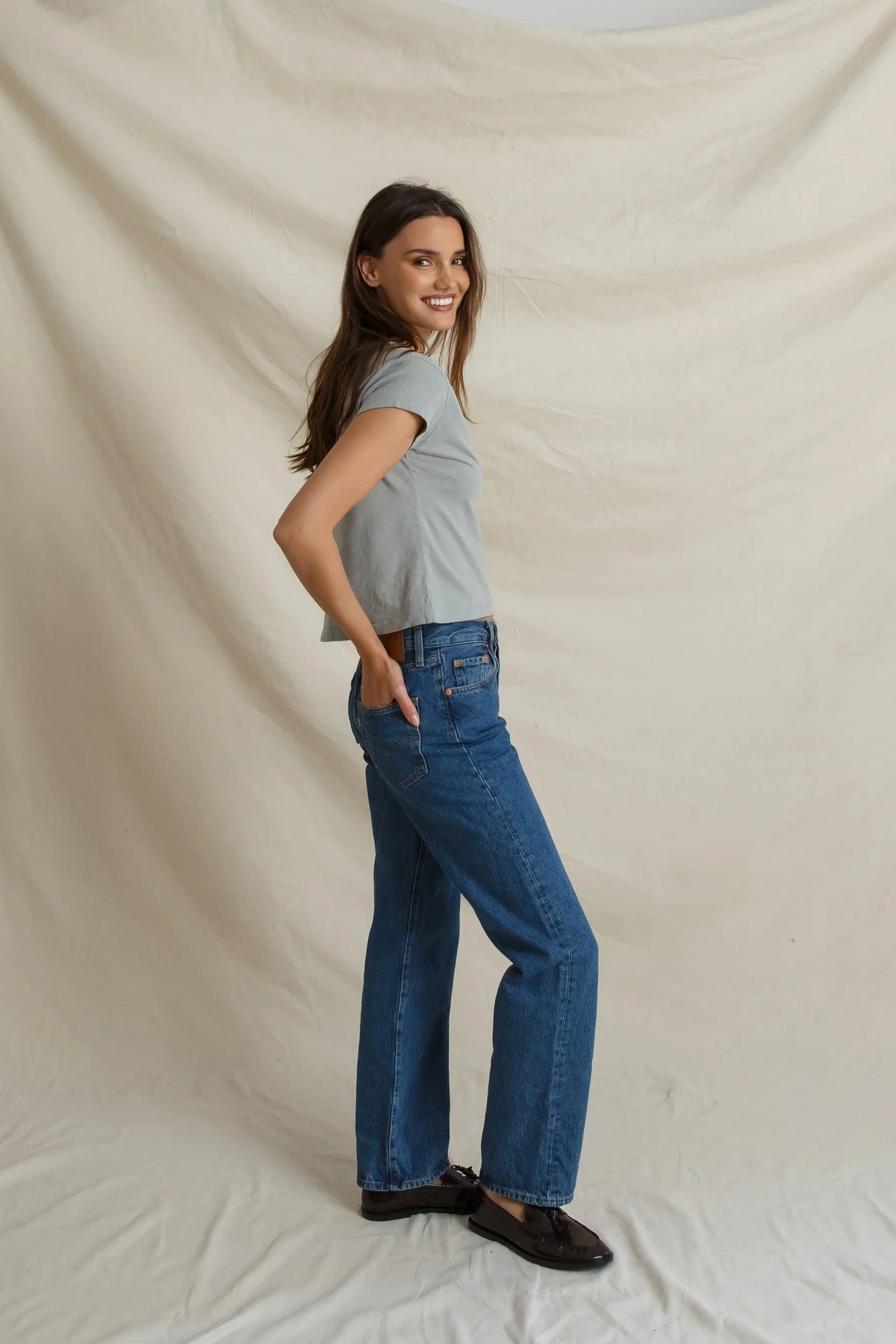 Alanis Recycled Cotton V Neck Tee in Griffin Gray, side view showing the cropped length