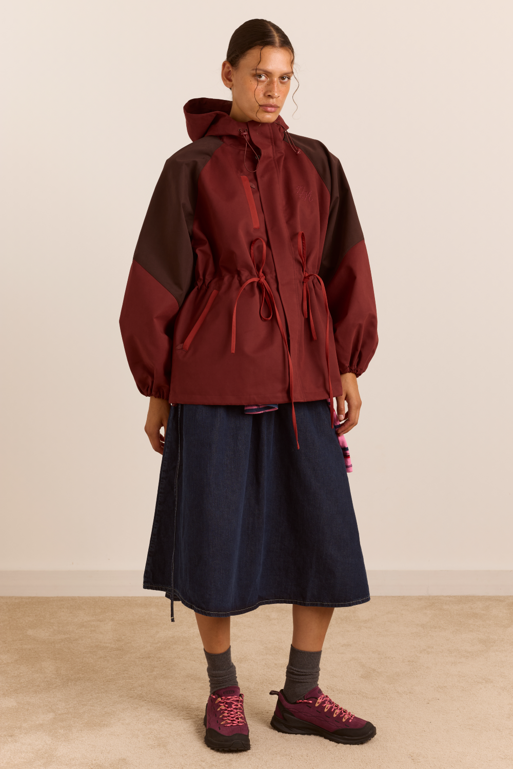 Liu Shower Proof Raincoat in Burgundy - view 3