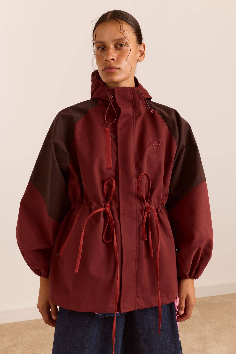 Liu Shower Proof Raincoat in Burgundy - view 2