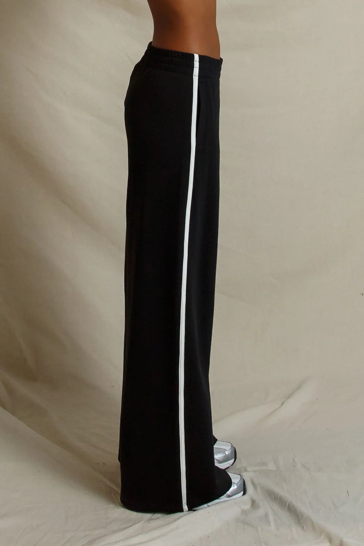 Mikos Pureform Wide Leg Pant in True Black - view 3