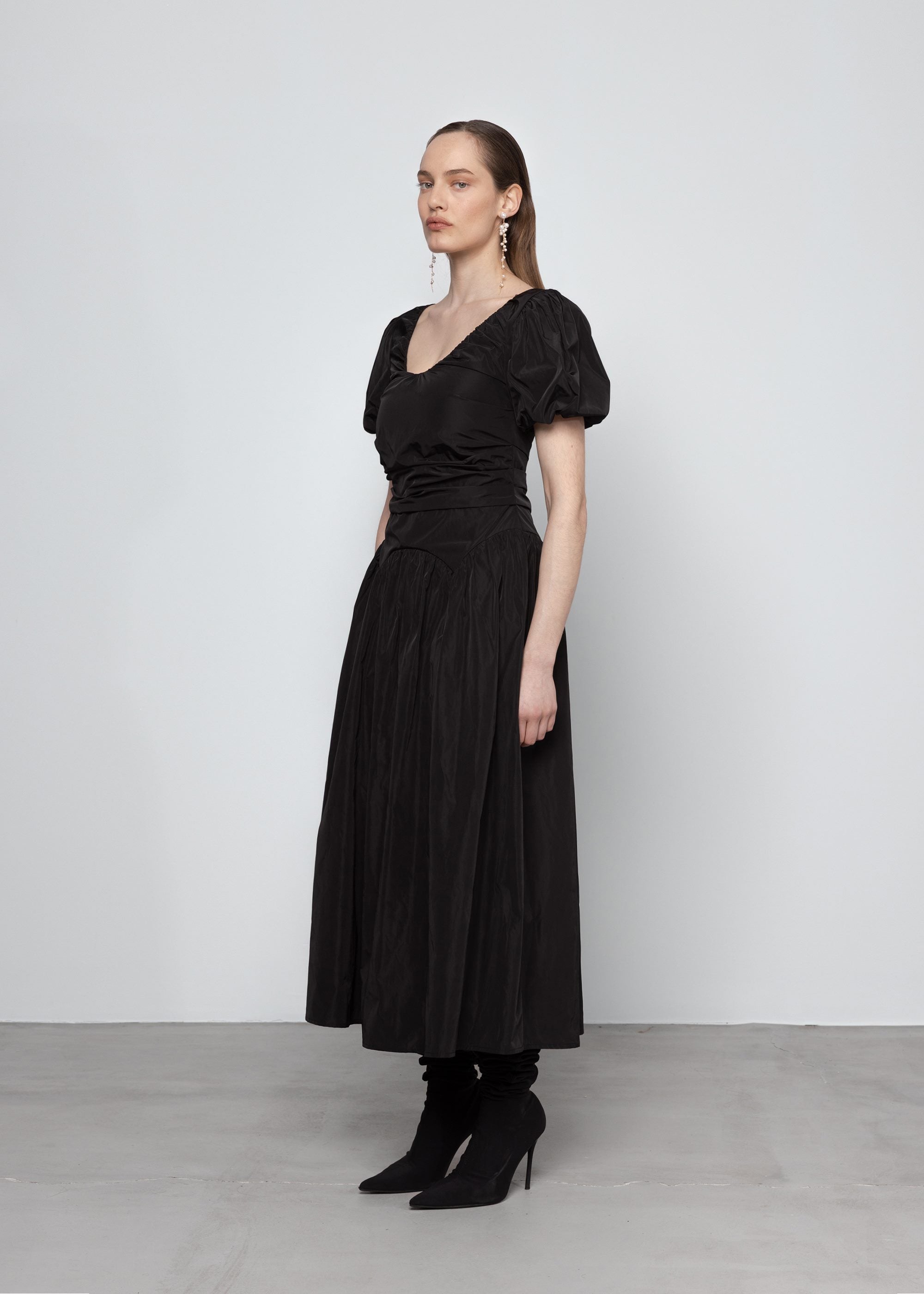 Taffeta Puff Sleeve Volume Dress
