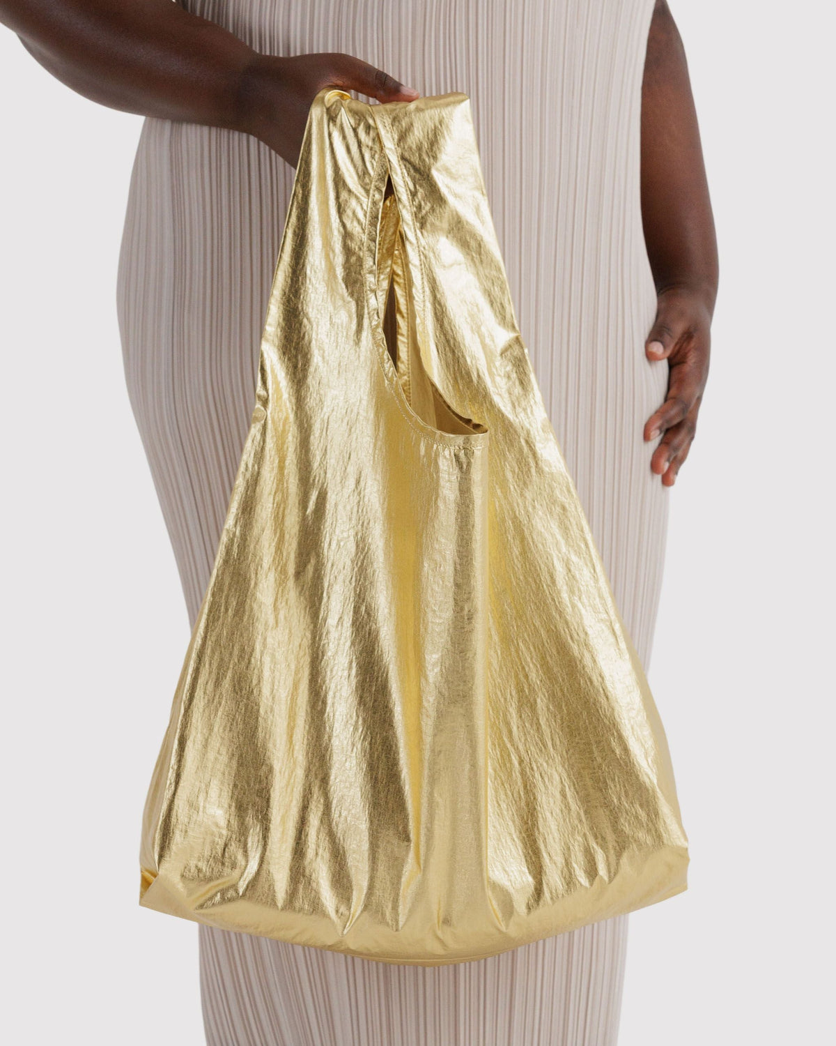 Standard Baggu in Gold Metallic — view 2