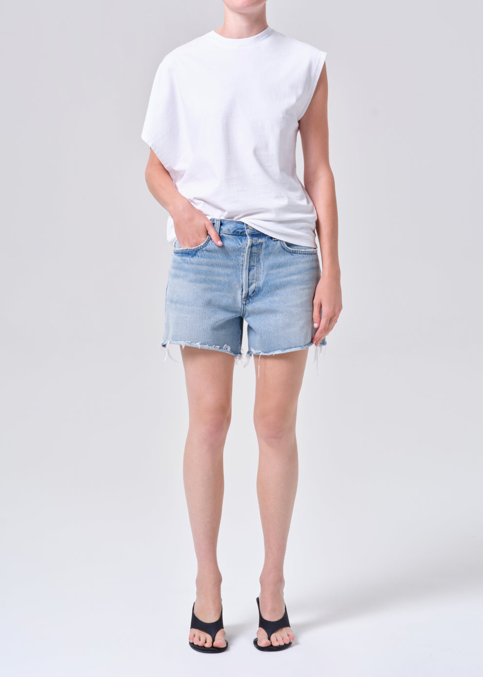 Nye Short in Post