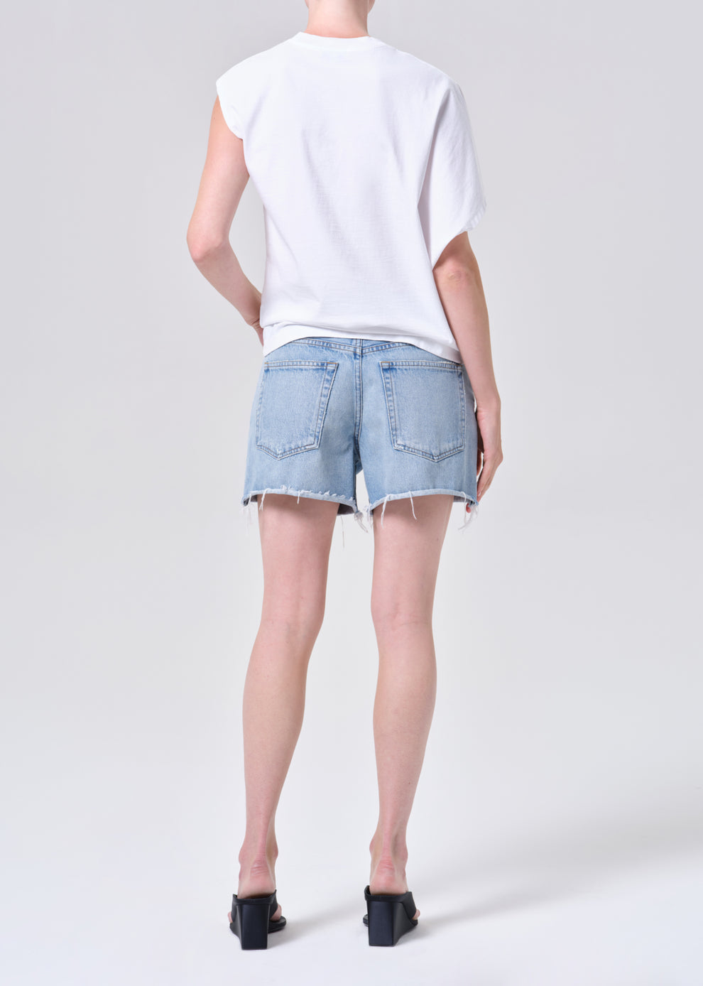 Nye Short in Post