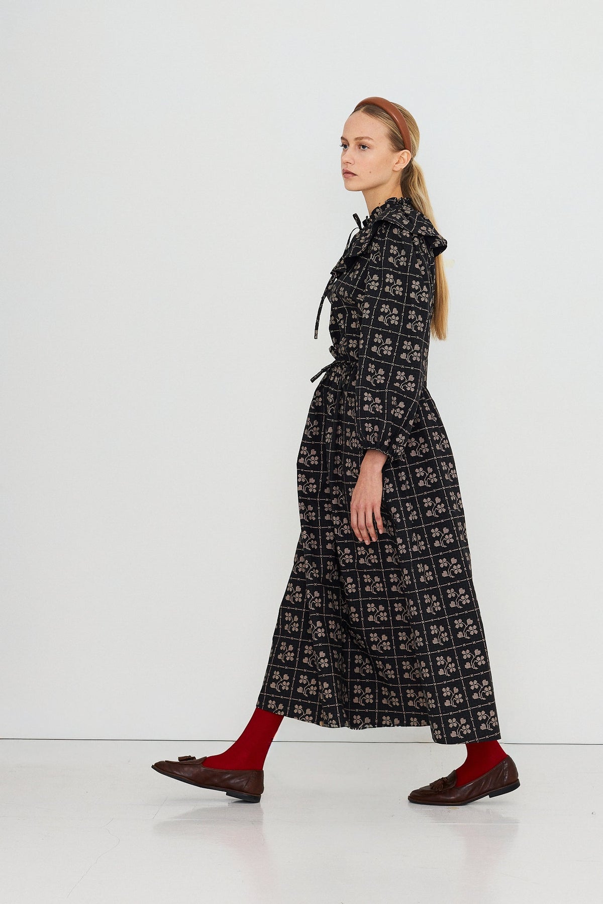 Dots Flowers Puff Sleeves Blouse in Navy — view 8