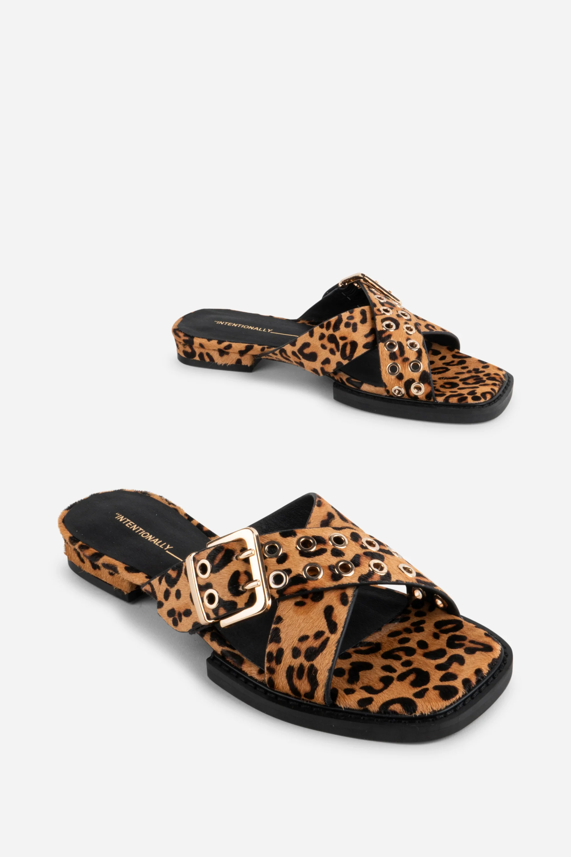 Clipz Eyelet Slide Sandal in Leopard