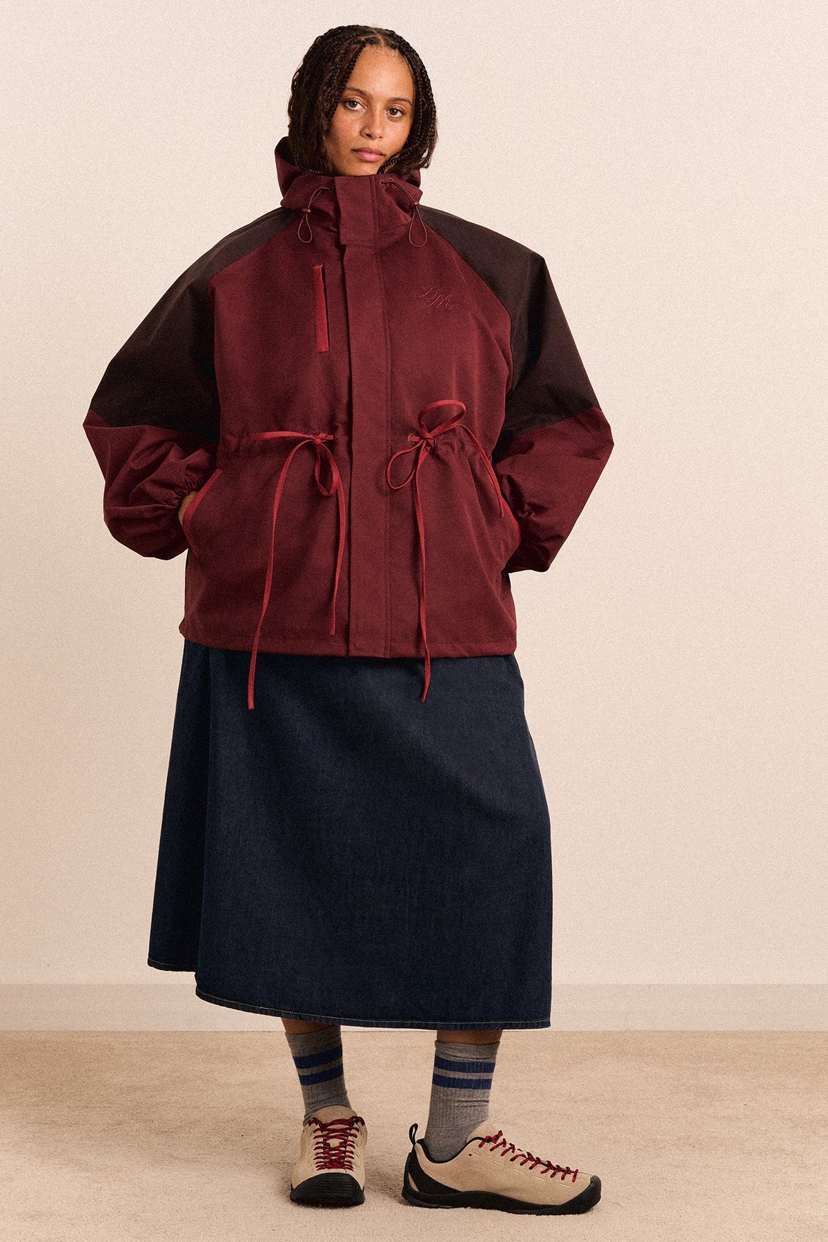Liu Shower Proof Raincoat in Burgundy - view 5