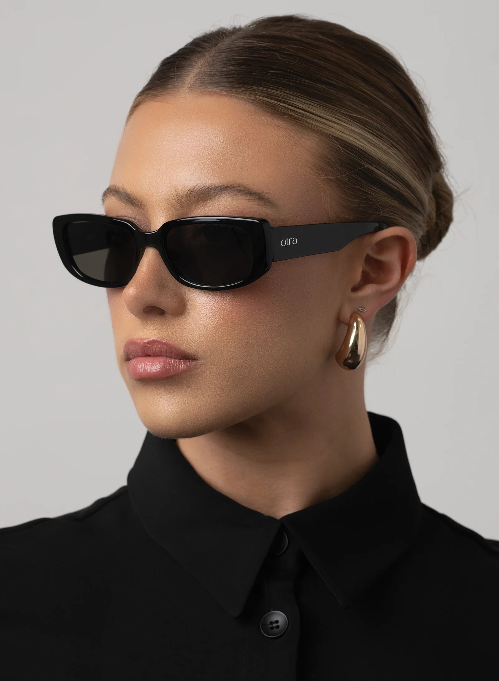 Backstreet Sunglasses in Black/Smoke