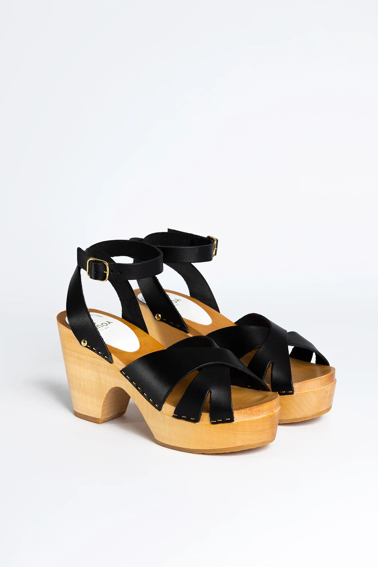 Yppie Vegetal Sandals in Noir