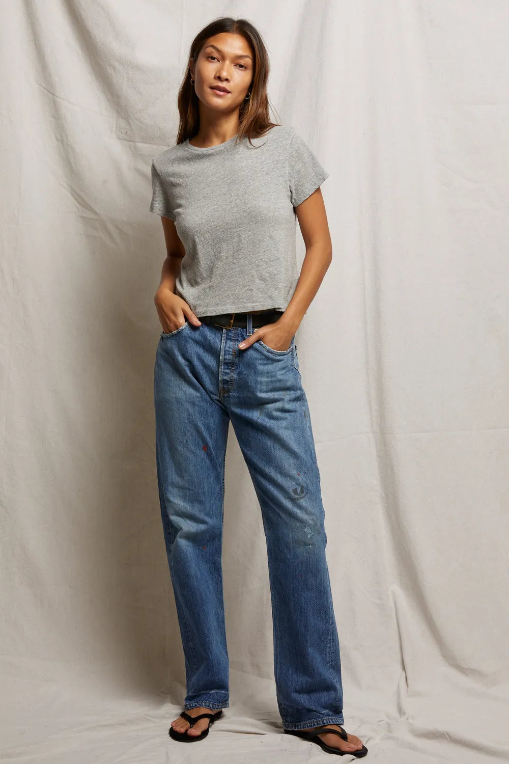 Lisa Recycled Cotton Fitted Tee in Heather Grey view 3