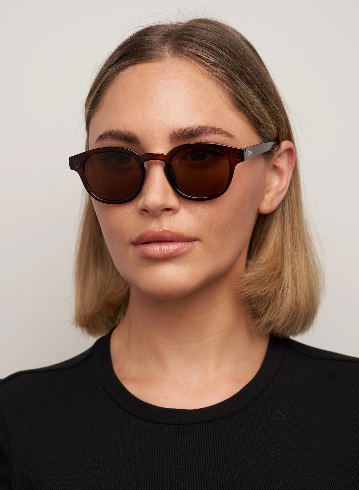 Summer Sunglasses in Chocolate Brown — view 4