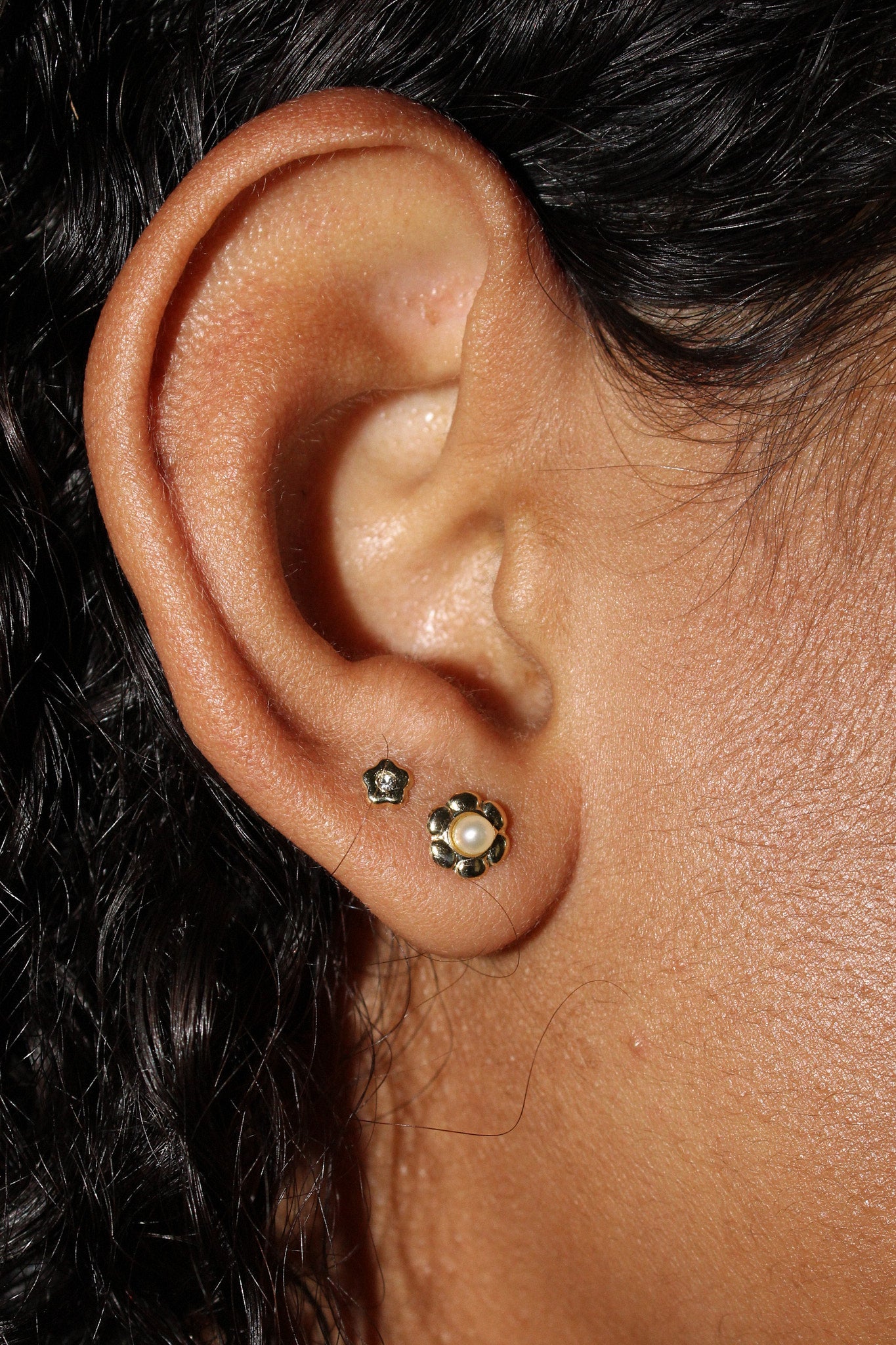 Single 14k Gold Flower Threaded Stud with Pearl