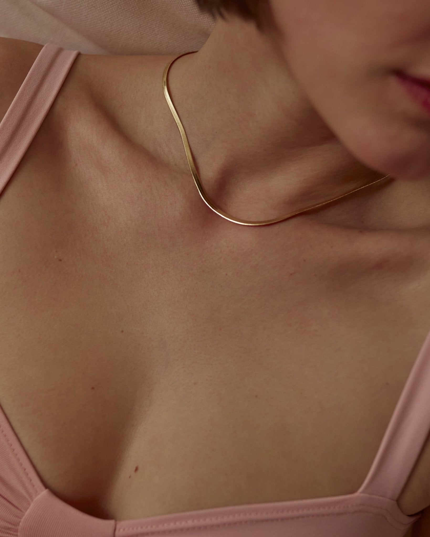DEAR NEIGHBOR Thin Gold Herringbone Chain - Dear Neighbor